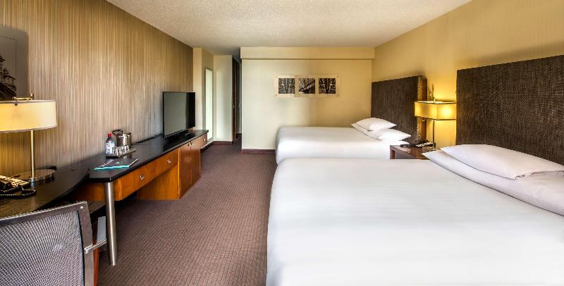 سوئیت 2 خوابه, Cosmo Hotel Hong Kong