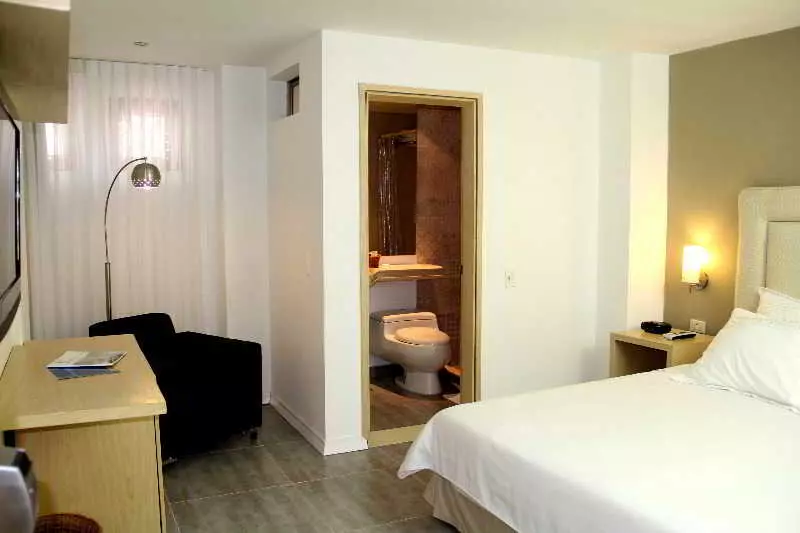 Standard-huone, Country International