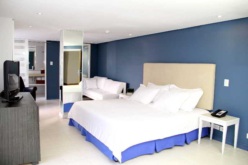 주니어 스위트, Country International