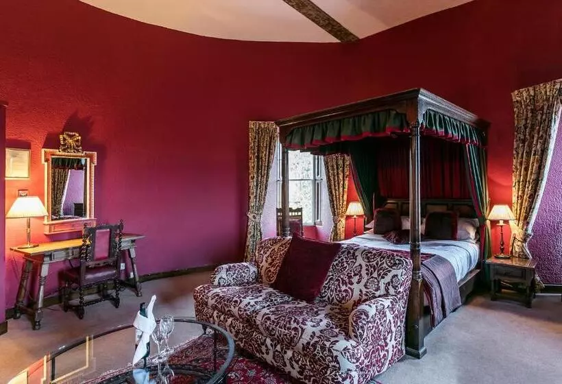テーマパークスタンダードルーム, Dalhousie Castle