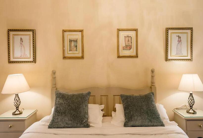 جناح, Dalhousie Castle