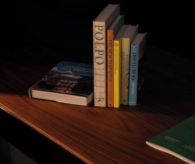 سوییت جونیور, The Home Hotel Zürich   A Member Of Design Hotels