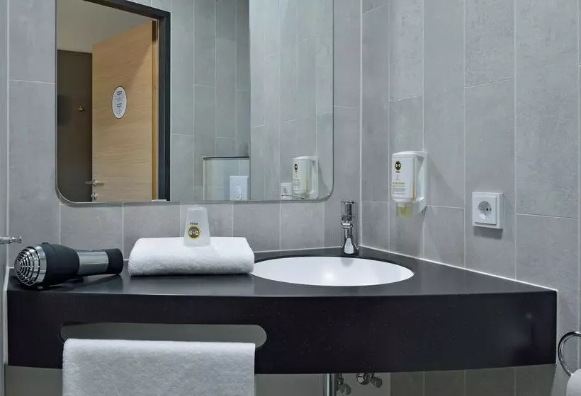 Standard-huone, B&B Hotel Frankfurt-Messe