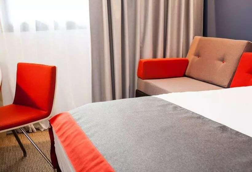 اتاق استاندارد, Holiday Inn Express Toulouse Airport, An Ihg
