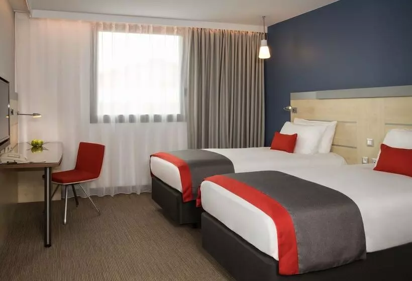 اتاق استاندارد, Holiday Inn Express Toulouse Airport, An Ihg