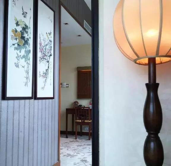 سوئیت با چشمانداز, Lan Kwai Fong Hotel Kau U Fong