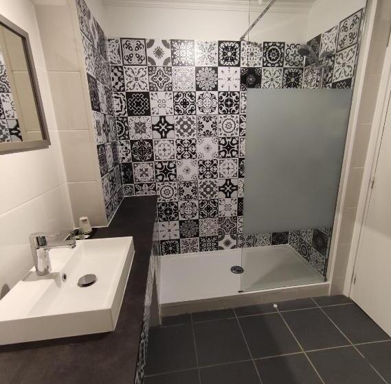 חדר קומפורט לשלושה, Le Pavillon Saint Martin