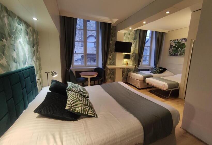 חדר משפחתי, Le Pavillon Saint Martin