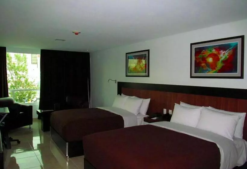 デラックスルーム, Hotel & Suites PF