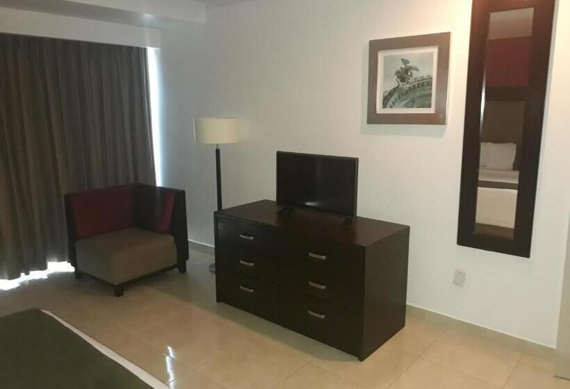 キングサイズベッドのデラックスルーム, Hotel & Suites PF