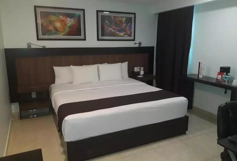 キングサイズベッドのデラックスルーム, Hotel & Suites PF