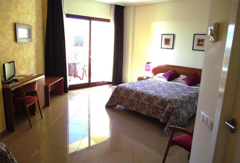 اتاق سوپریور سه تخته, Playasol