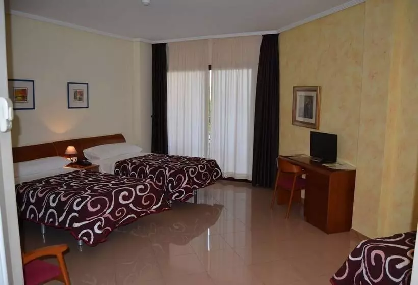 اتاق استاندارد سه نفره, Playasol