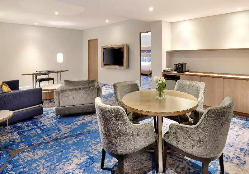 سوییت لوکس, Novotel Jakarta Mangga Dua Square
