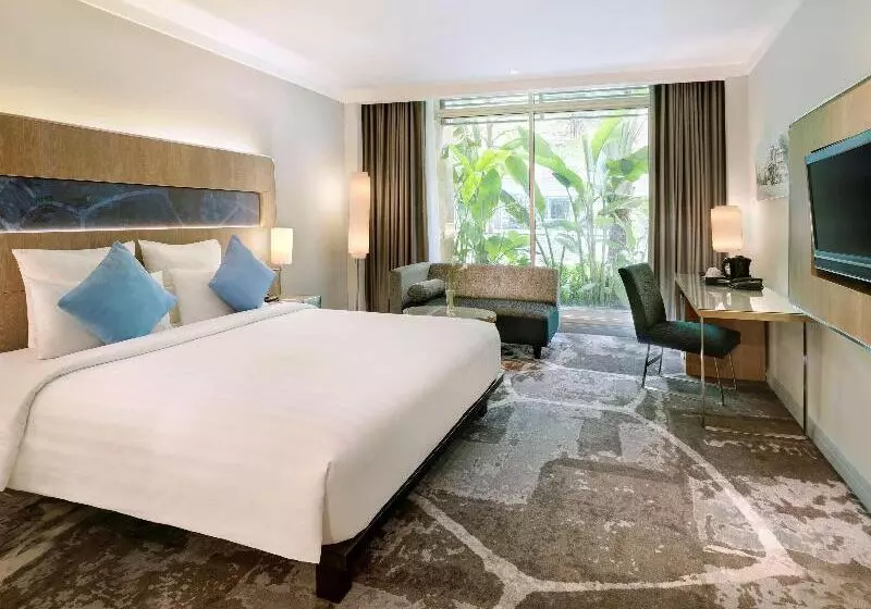 اتاق لوکس با تخت بزرگ, Novotel Jakarta Mangga Dua Square