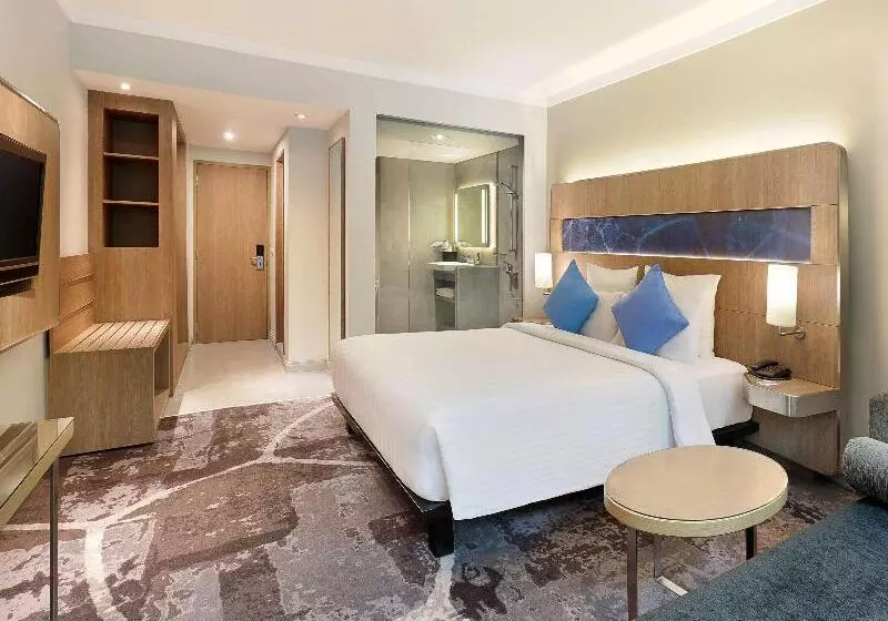 اتاق لوکس با تخت بزرگ, Novotel Jakarta Mangga Dua Square