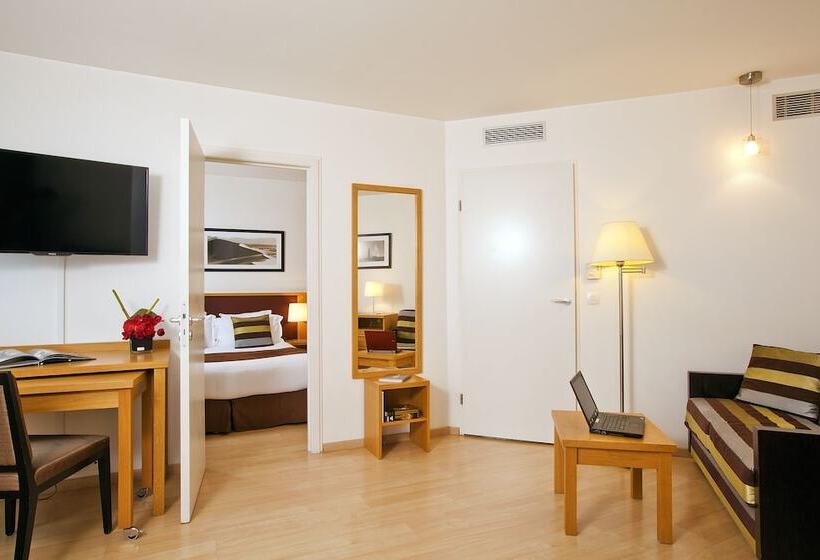 Апартаменты 1 Спальня, Residhome Paris Massy