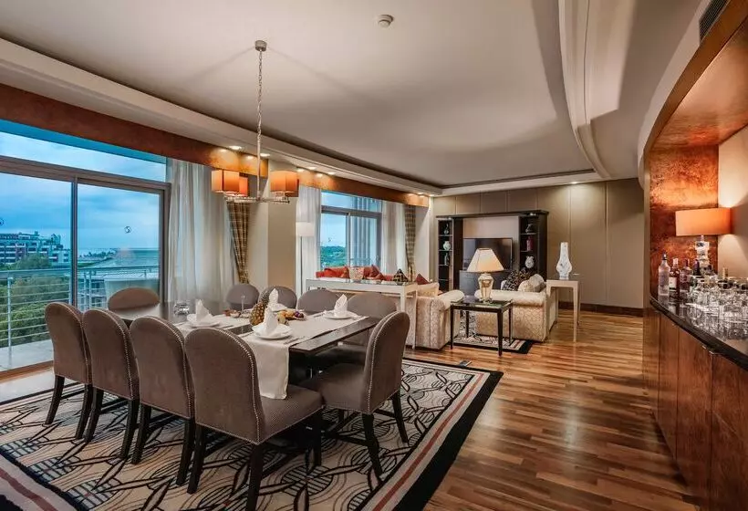 سوئیت پرزیدنت, Calista Luxury Resort