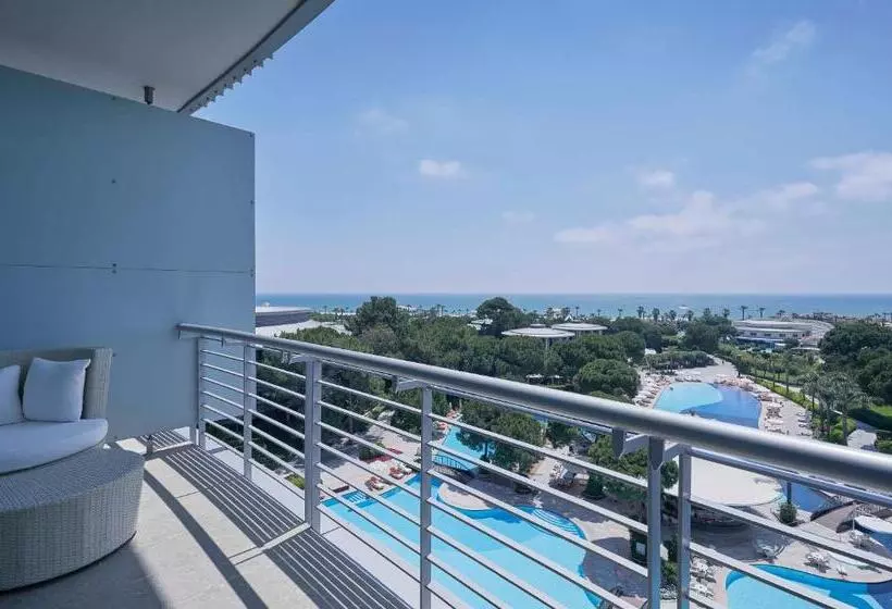 سوئیت پرزیدنت, Calista Luxury Resort