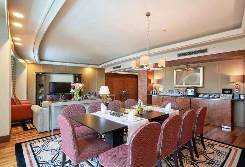 سوئیت پرزیدنت, Calista Luxury Resort