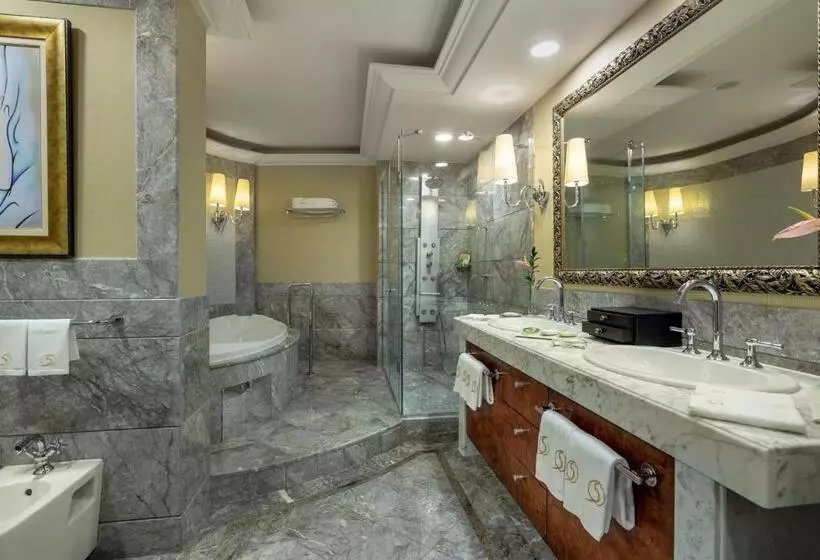 سوئیت پرزیدنت, Calista Luxury Resort