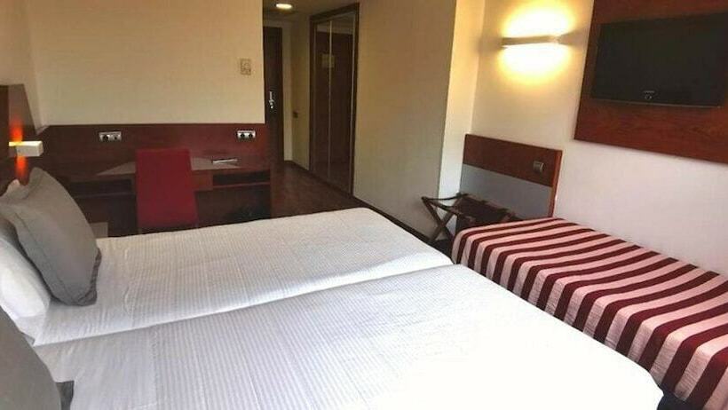 חדר סטנדרט לשלושה, Alexandre Frontair Congress