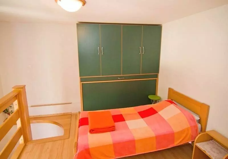Standard-studio, Apartman Sanda