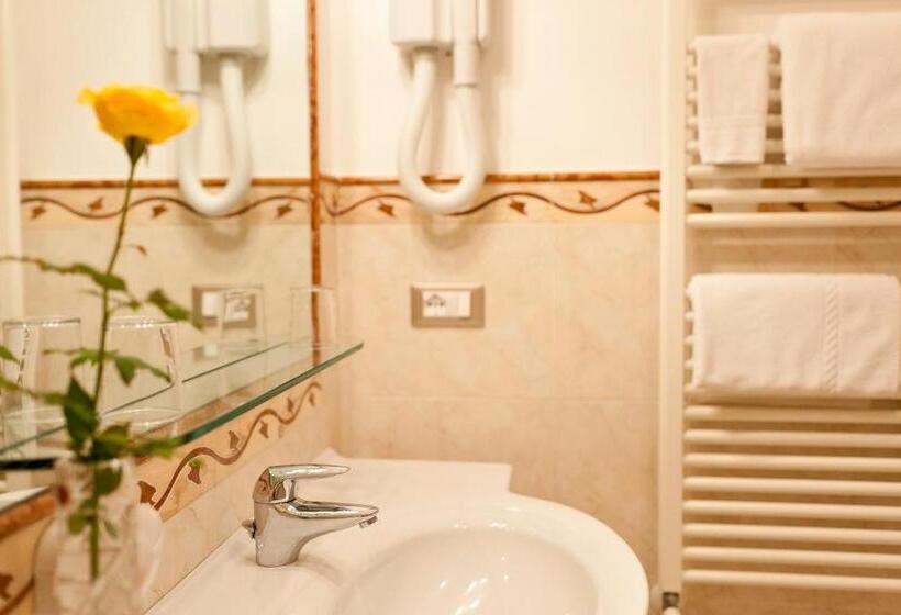 コンフォートルーム, Aster