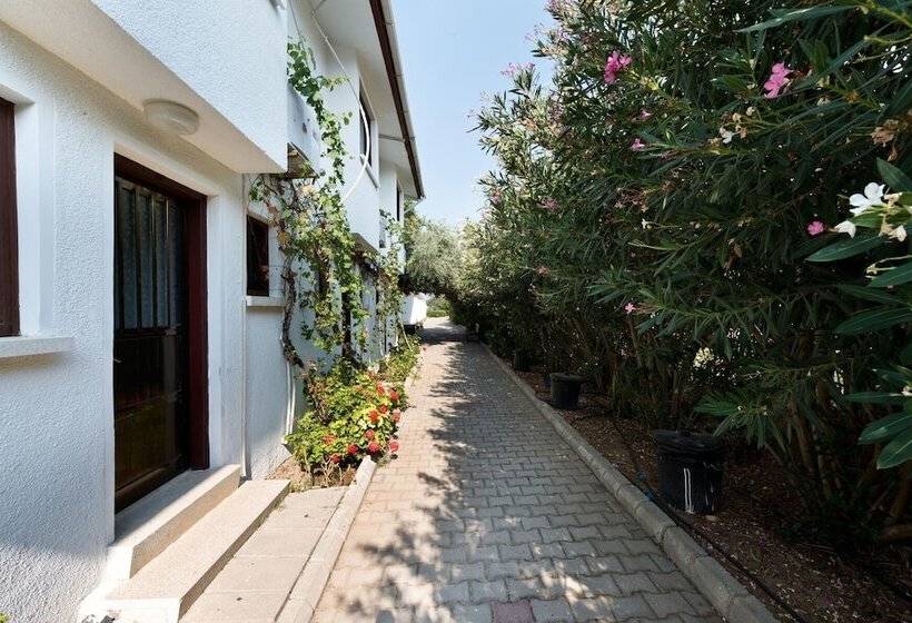 Апартаменты Дюплекс 1 Спальня, Bare Hill Holiday Village