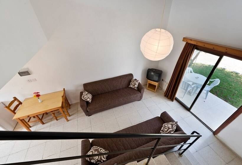 Апартаменты Дюплекс 1 Спальня, Bare Hill Holiday Village