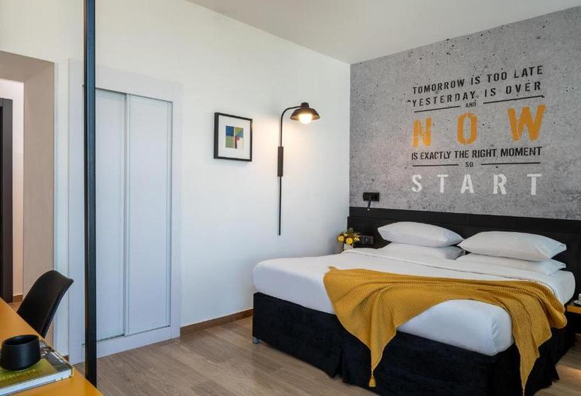 חדר סופריור צדדי נוף לים, By14 Tlv