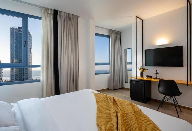 חדר סופריור צדדי נוף לים, By14 Tlv