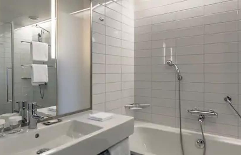 Номер Стандарт Двуспальная Кровать, Hilton Helsinki Airport