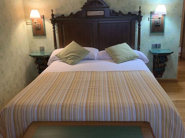 جناح جونيور, Hospederia La Cañada