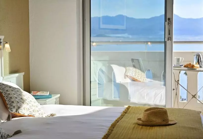 اتاق استاندارد با تراس و چشم‌انداز دریا, Hôtel Du Golfe