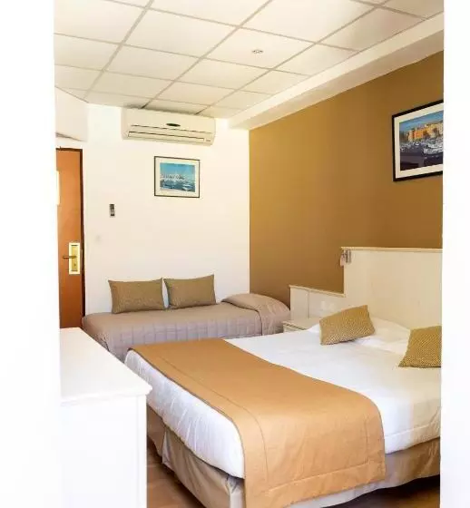 اتاق استاندارد سه نفره, Hôtel Du Golfe