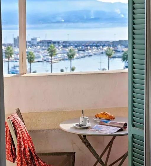 سوییت با چشم‌انداز دریا, Hôtel Du Golfe