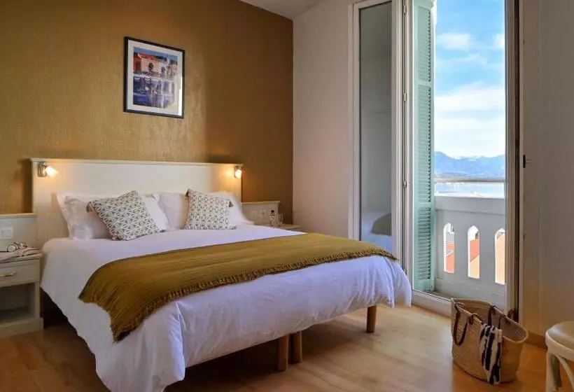 اتاق استاندارد با چشم‌انداز دریا, Hôtel Du Golfe