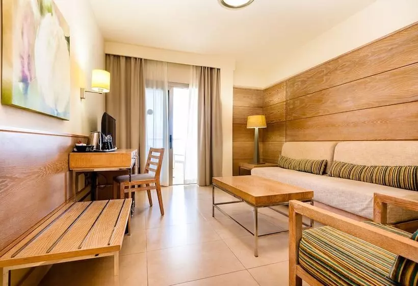 سوئیت جونیور با چشم‌انداز کوهستان, Kn Hotel Arenas Del Mar Adults Only