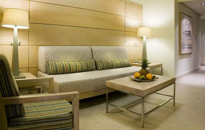 سوییت, Kn Hotel Arenas Del Mar Adults Only