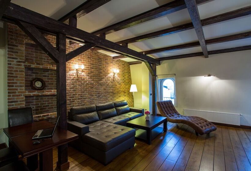 اتاق اجرایی, Moxa Bucharest Boutique