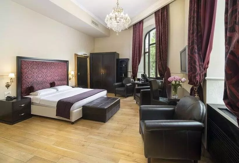 اتاق اجرایی, Moxa Bucharest Boutique