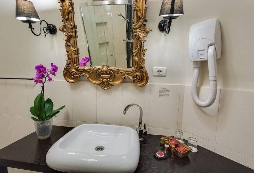 اتاق اجرایی, Moxa Bucharest Boutique