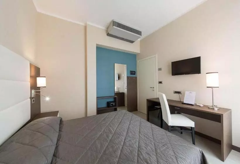 اتاق اساندارد با چشم‌انداز جانبی به دریا, Reginna Palace