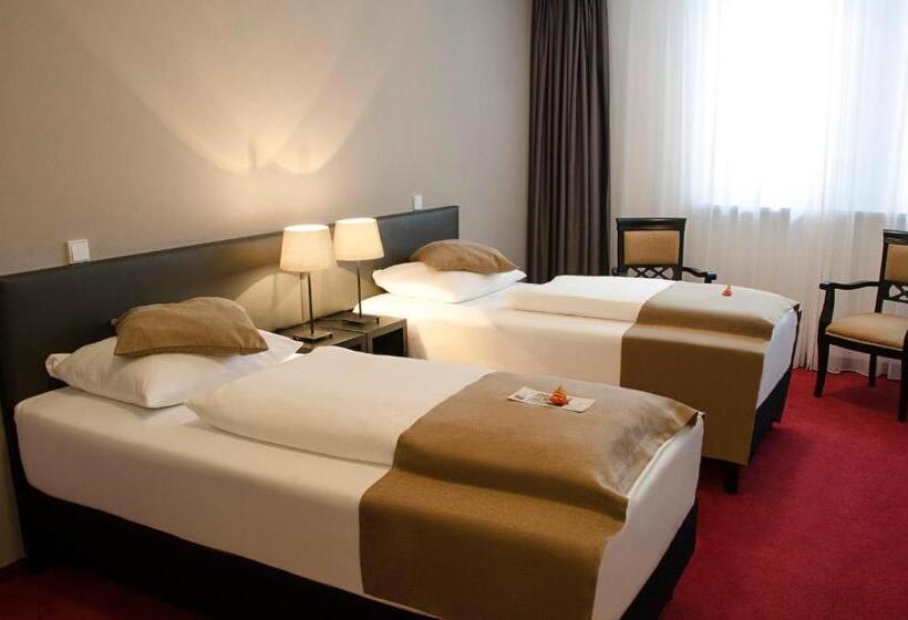 舒适三人间, Homaris Corner