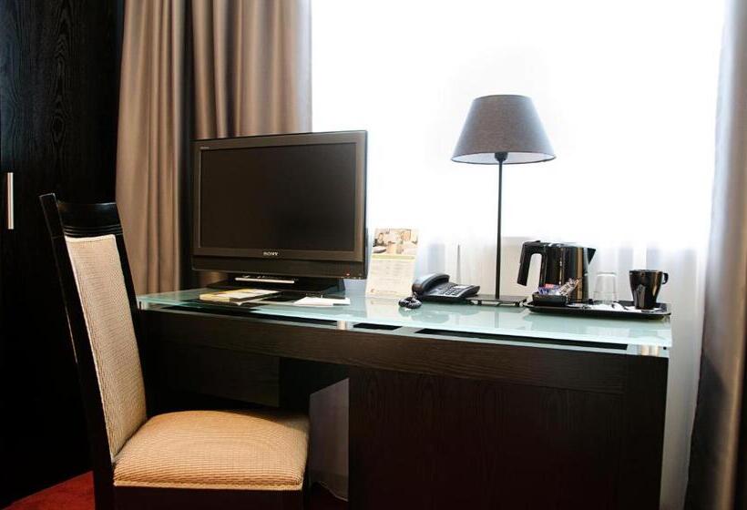 单人经济间, Homaris Corner