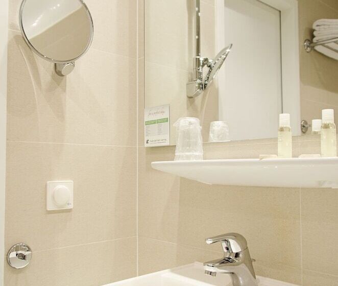 수피리어 룸, Homaris Corner