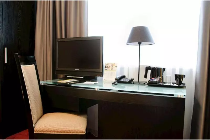اتاق اکونومی یک تخته, Homaris Corner