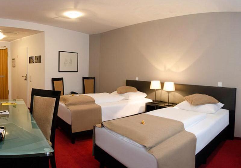 高级大房间, Homaris Corner