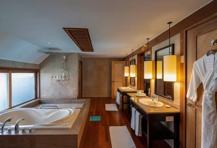 スーペリアー１ベッドルームビラ, The St. Regis Bora Bora Resort